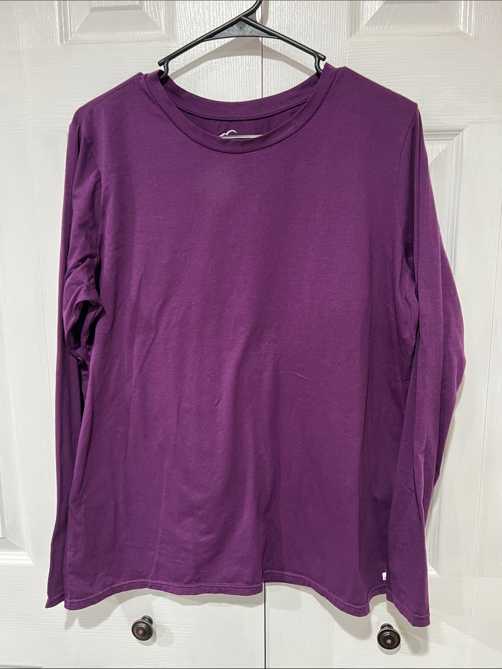 Long-Sleeve Crewneck Top in Deep Plum Purple